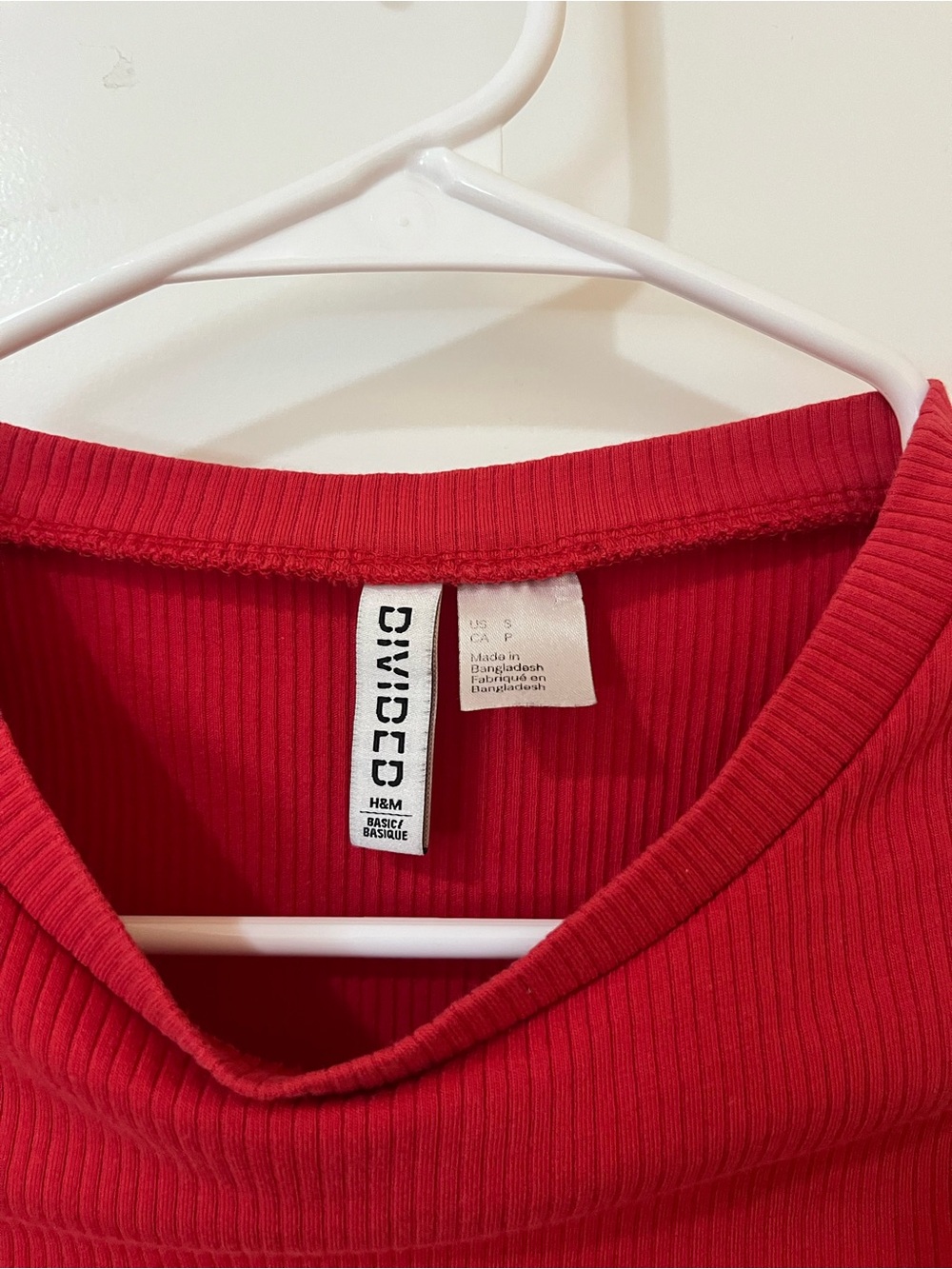 H&M DIVIDED Red Ribbed Crop Tee - Picture 2 of 3